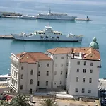 Apartament Leo *
