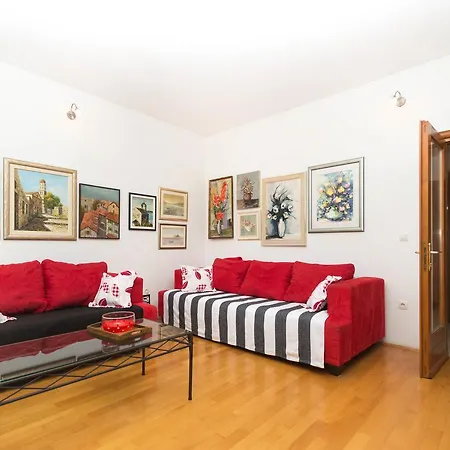 Apartment Leo Apartman *